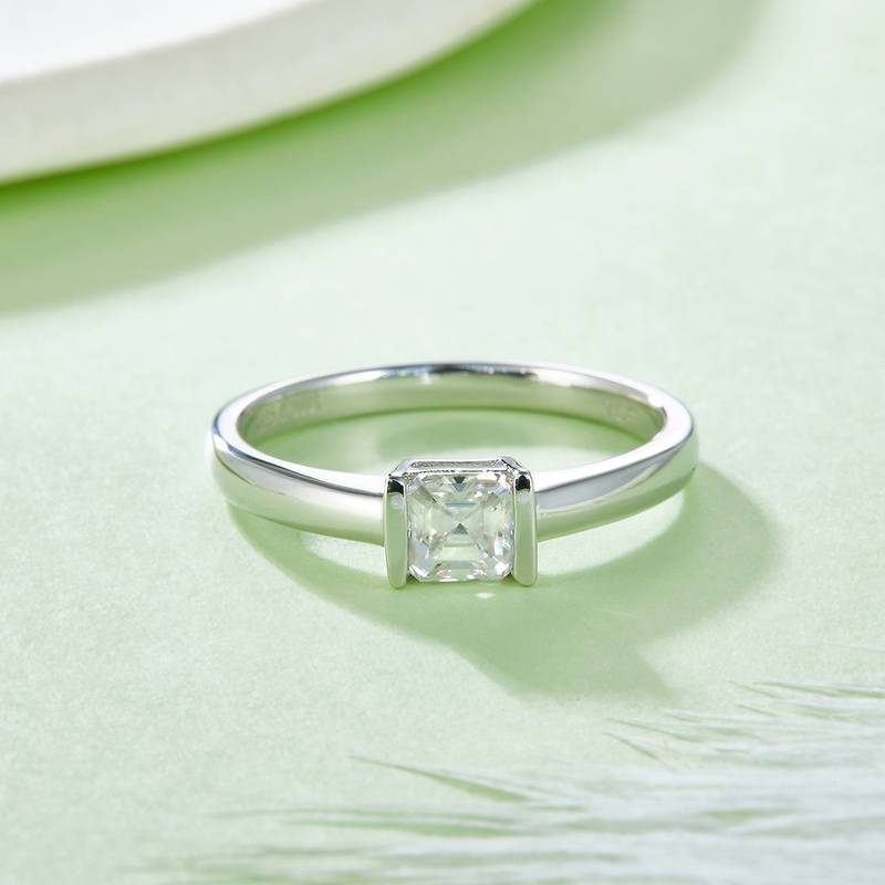简约正方形S925银镀白金MoissaniteWomen's Ring0.5ctD级